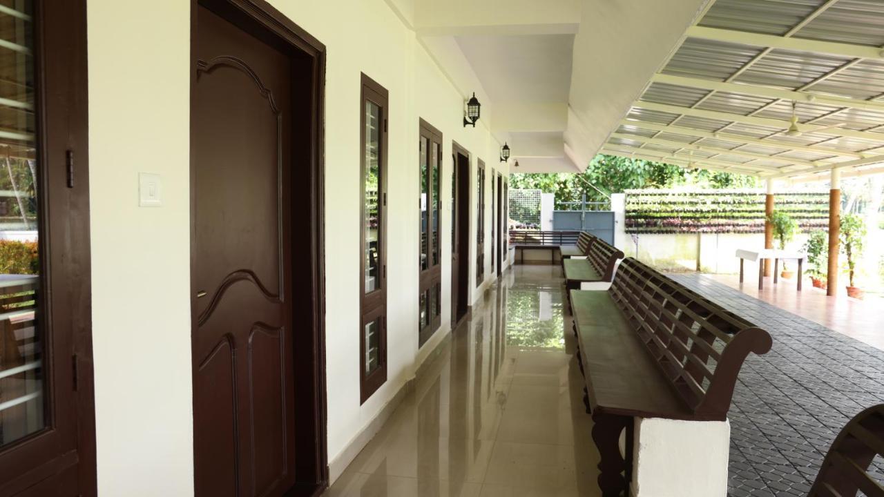 קולאם Ashtamudi Lake Garden Resorts מראה חיצוני תמונה