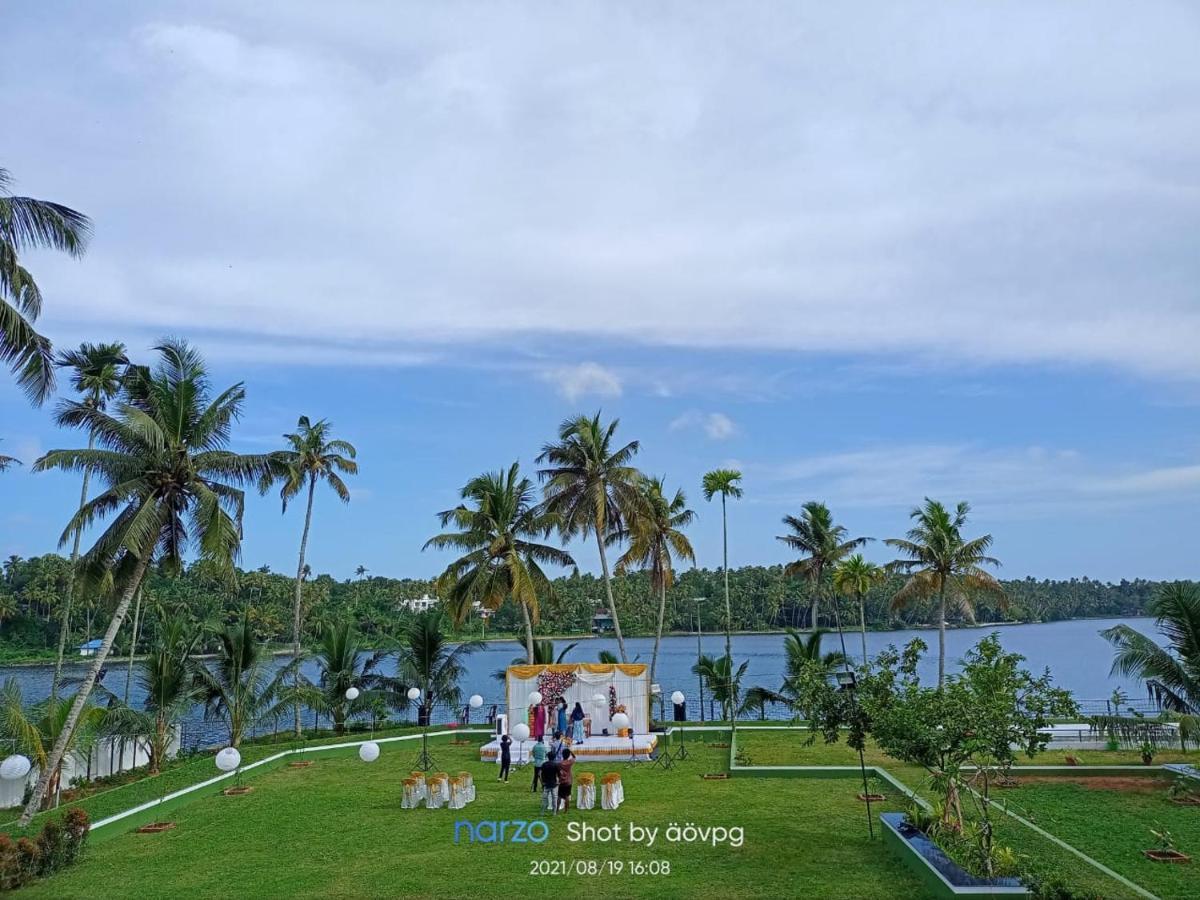 קולאם Ashtamudi Lake Garden Resorts מראה חיצוני תמונה