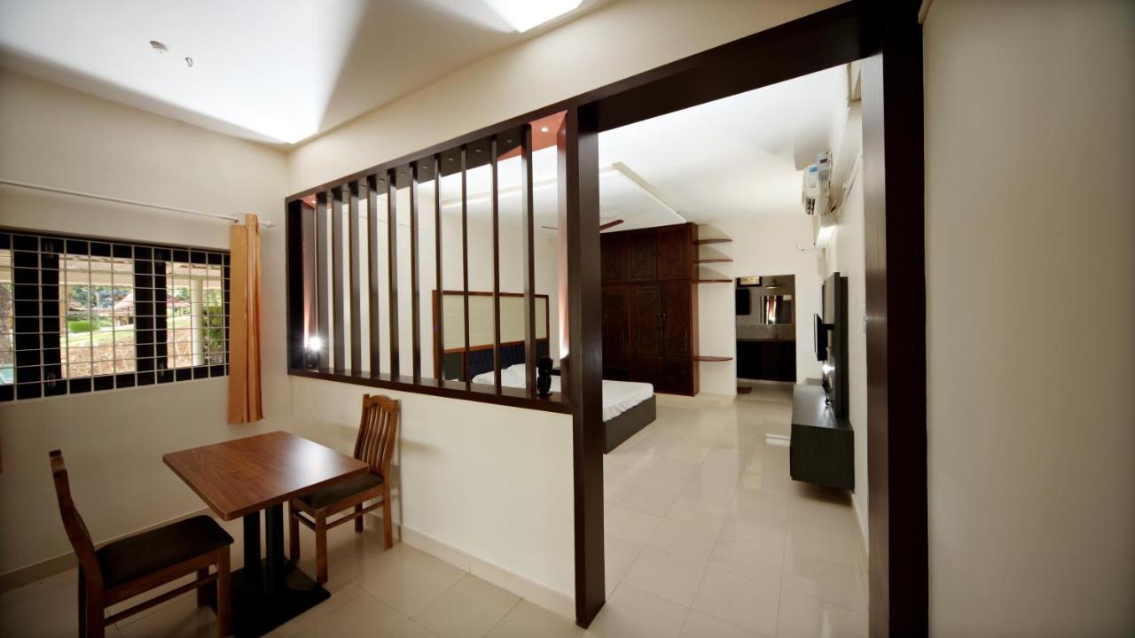 קולאם Ashtamudi Lake Garden Resorts מראה חיצוני תמונה